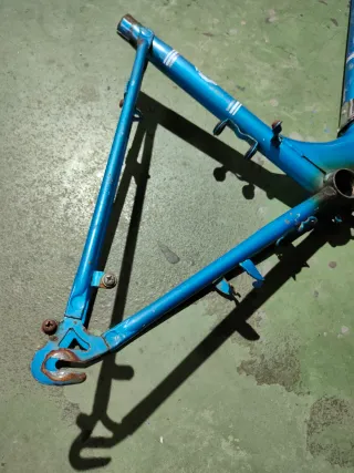 Cuadro BH antigua azul