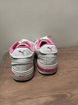 Puma blancas con detalles rosa