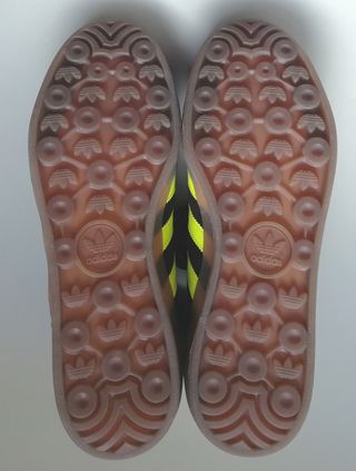 Adidas Gazelle Negras y Amarillas