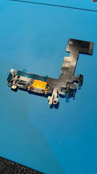 Puerto de carga iPhone 13