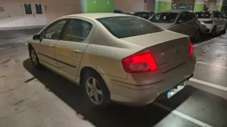 Peugeot 407