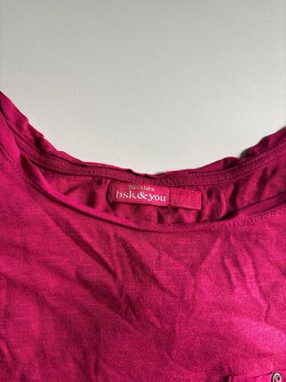 Camiseta rosa con bolsillo