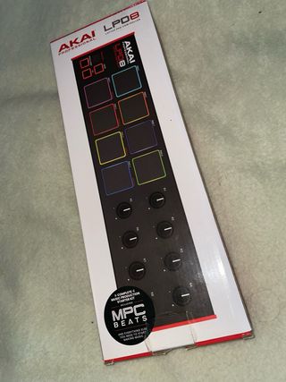 Akai LPD8 Controlador Pad DJ