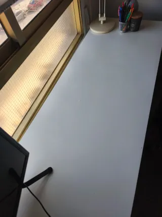 Escritorio y Silla de Oficina