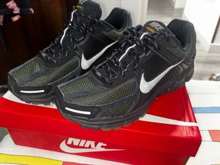 Zapatillas Nike Zoom Vomero 5 Negro Verde Oliva