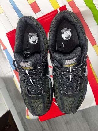 Zapatillas Nike Zoom Vomero 5 Negro Verde Oliva