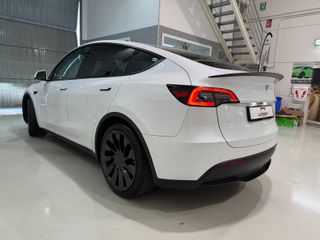 Tesla Model Y Performance 4WD