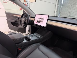 Tesla Model Y Performance 4WD