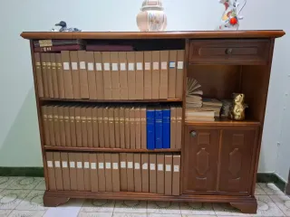 Libreria mobile in legno a giorno