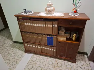 Libreria mobile in legno a giorno