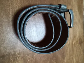 Cintura in pelle grigia