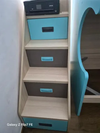 Dormitorio juvenil madera y plástico