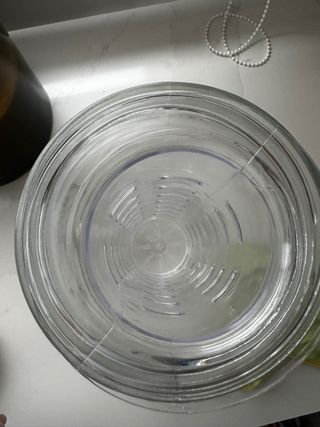 Botella de vidrio con grifo