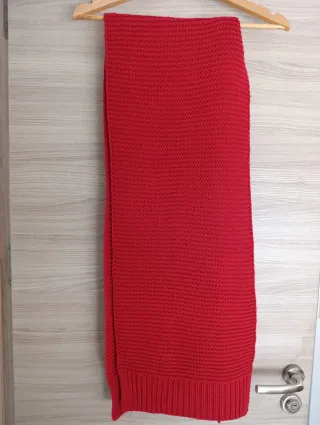 Bufanda roja tejida