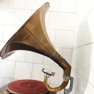 Gramófono Master Voice Antiguo