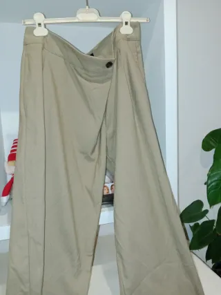 Pantalones beige