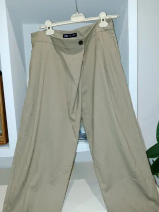 Pantalones beige