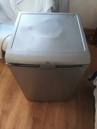 Nevera pequeña en buen estado usada pero en buen e