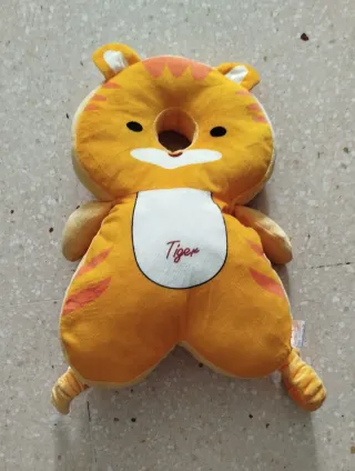 Mochila protectora cabeza bebé tigre