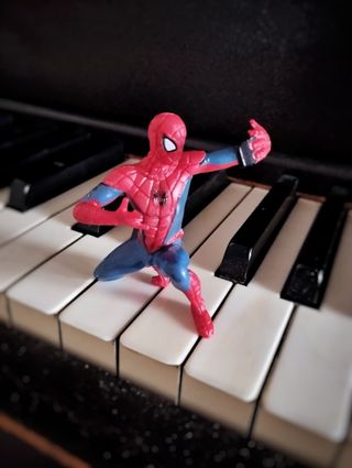 Figura Spiderman Selfie autoretrato con móvil