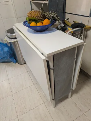 Mesa KALLHÄLL IKEA plegable con almacenaje