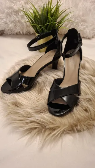 Zapatos Clarks charol negros