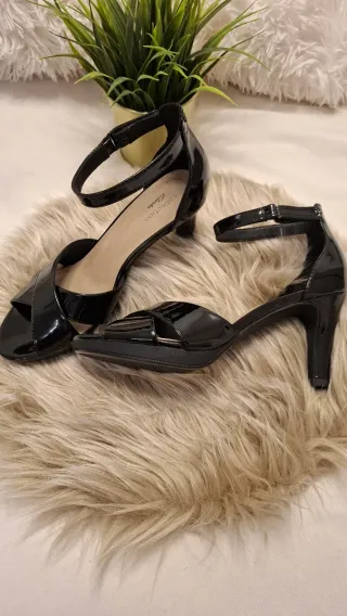 Zapatos Clarks charol negros