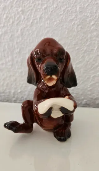 Figura vintage Goebel Perro con periódico