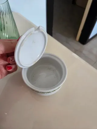 Zuccheriera vintage con decoro floreale