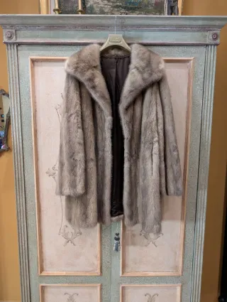 Pelliccia vintage beige