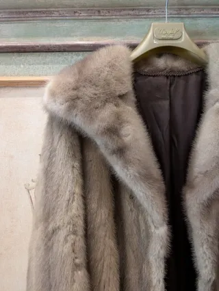 Pelliccia vintage beige