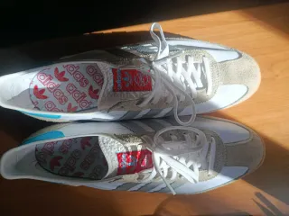 Zapatillas Adidas Beige y Blanco