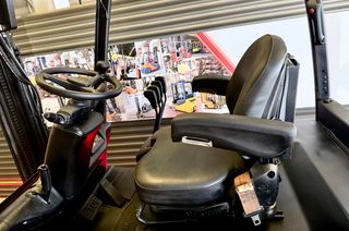 Carretilla Elevadora Hyundai 2500Kg Eléctrica