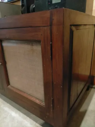 Mueble TV madera oscura