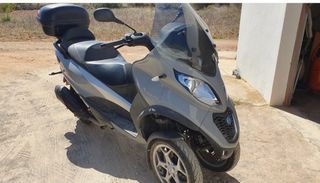 Moto Piaggio MP3 400HPE