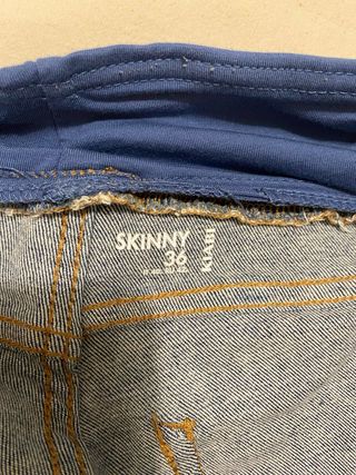 Vaqueros premamá azules