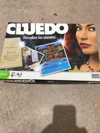 Juego de mesa Cluedo Descubre los secretos