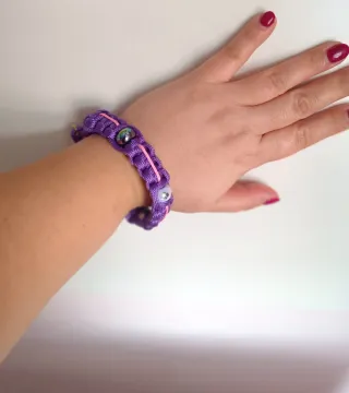 Pulsera y llavero huellas perro morado