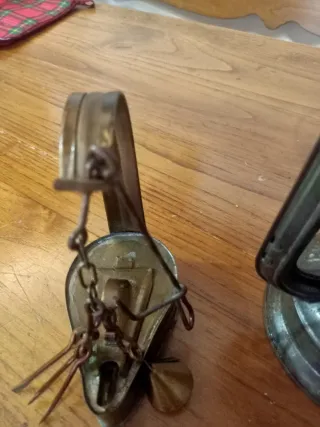 Lanterna a olio da collezione e lampada a olio