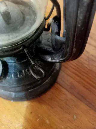 Lanterna a olio da collezione e lampada a olio