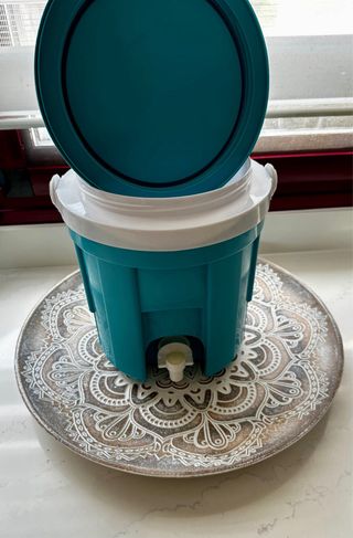 Nevera isotérmica con grifo