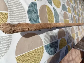 Pala antigua de madera para hornear