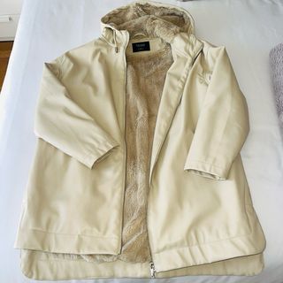 Abrigo impermeable con interior de pelo