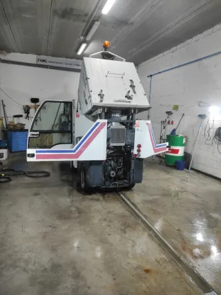 Limpieza de maquinaria industrial