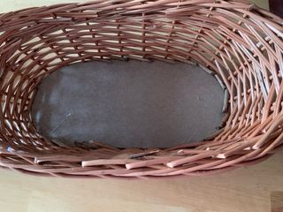 Cesta de mimbre con asa