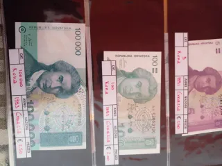 Lotto 245 banconote mondiali Tutte FDS