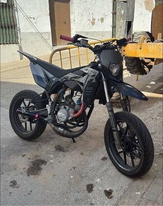 Sherco 49cc supermotard Negra y Rosa
