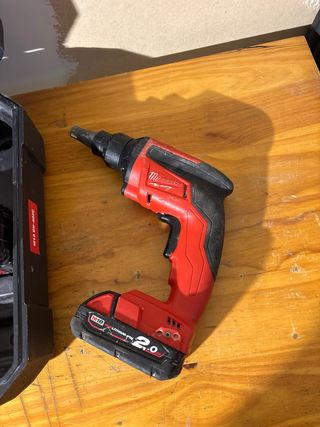 Taladro Percutor Milwaukee y Taladro Pladur