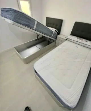 Canapé de madera mas colchones viscoelástica