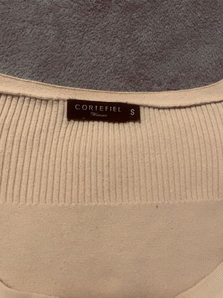 Chaqueta de punto beige con encaje